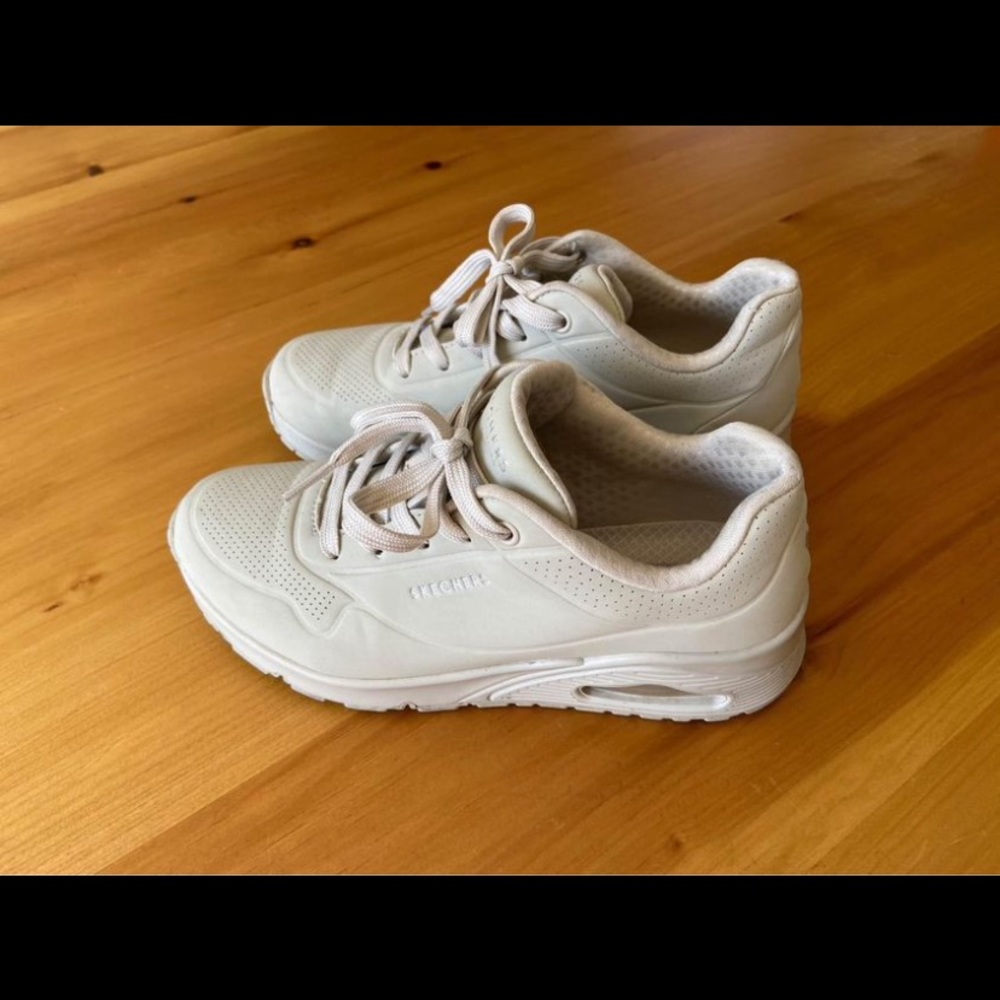 Sketchers for women